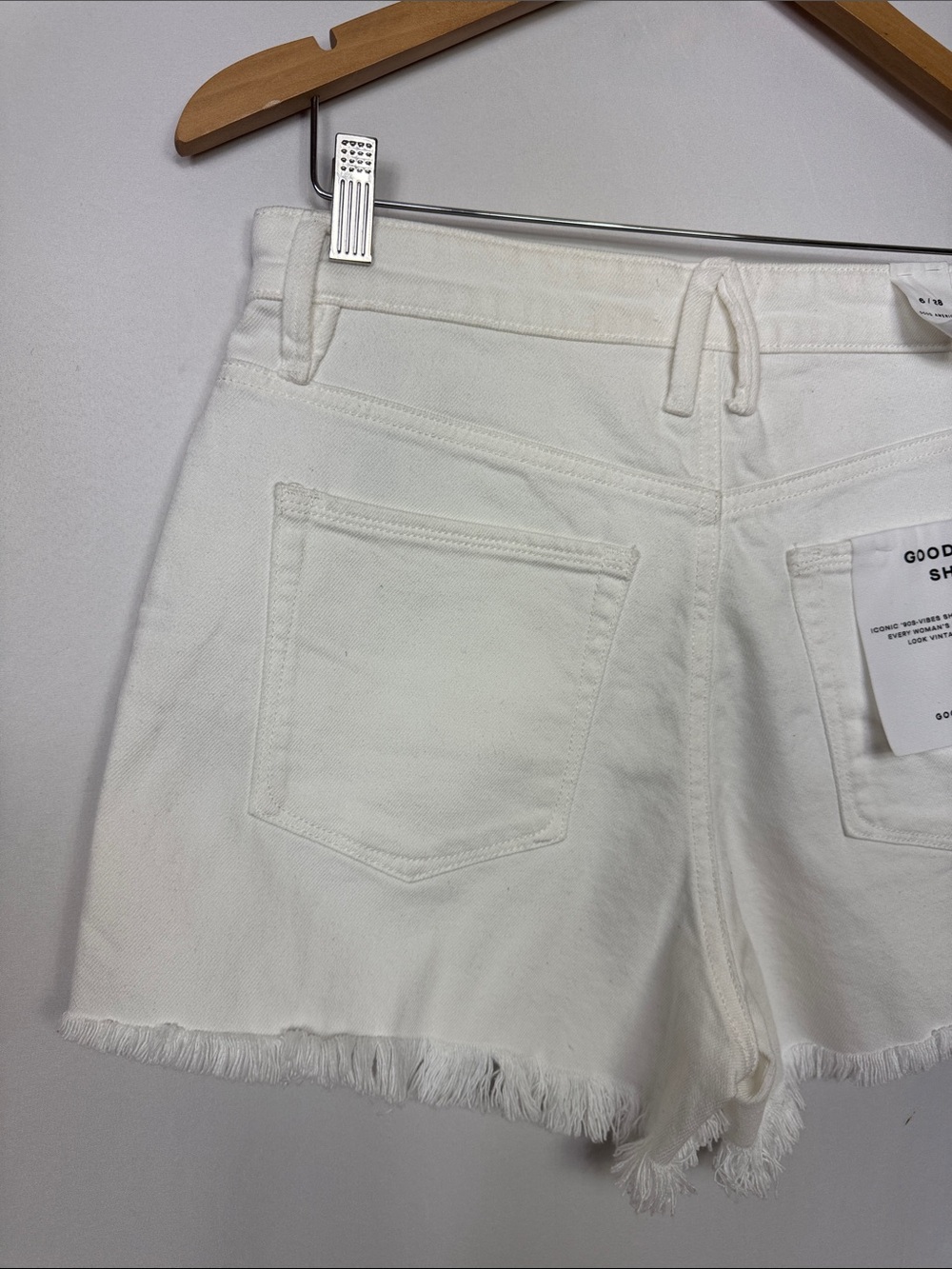 Good American Good ‘90s Shorts Size 6/28 White New - Picture 9 of 13